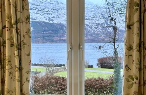 West Laroch Cottage | Driftwood Cottage between Glencoe and Fort William beautiful country side