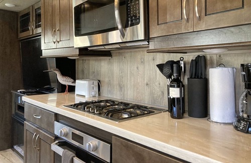 Fort Bragg House | Driftwood - In the heart of Fort Bragg close to world class beaches, hikes and more.