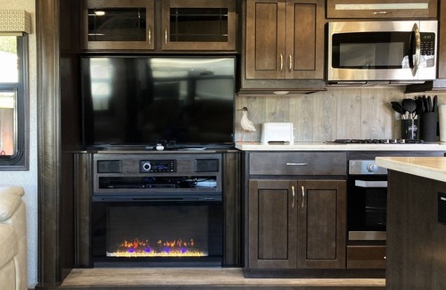Fort Bragg House | Driftwood - In the heart of Fort Bragg close to world class beaches, hikes and more.
