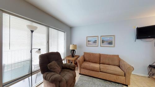 Isles of Capri Apartment | Driftwood Landing 17