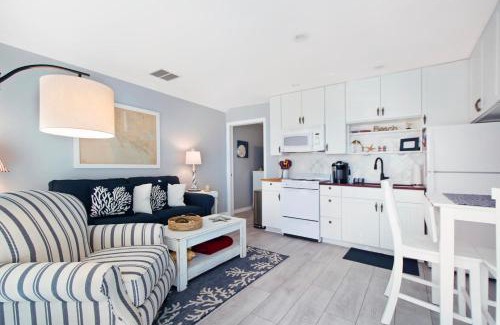 Isles of Capri Apartment | Driftwood Landing 8