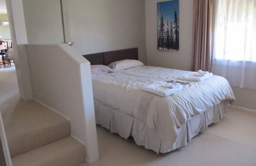 New Plymouth Apartment | Drive in on Devon St