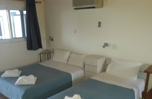Mavrovouni Apartment | Drossia # 12 - Studio Apartment, Sleeps 3