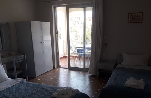 Mavrovouni Apartment | Drossia # 3 - One Bedroom Apartment, Sleeps 4