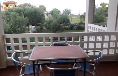 Mavrovouni Apartment | Drossia # 7 - One Bedroom Apartment, Sleeps 4