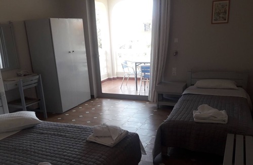 Mavrovouni Apartment | Drossia # 9 - One Bedroom Apartment, Sleeps 4