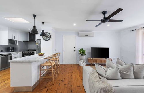 Currumbin Waters House | Drumfish Summary: Wel