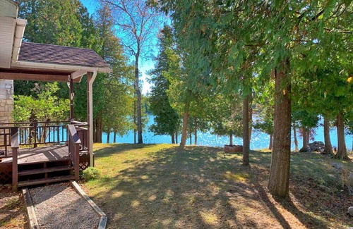 Drummond House | Drummond Island Hotel & Vacation Homes - Lily Pad Place