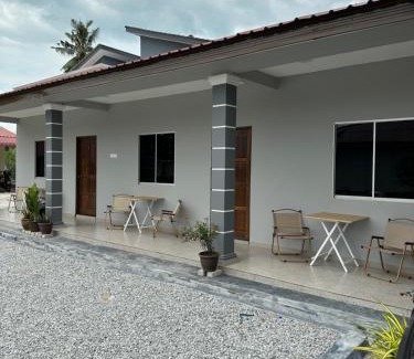 Kampung Tanjung Bidara Hotel | D’solok chalet