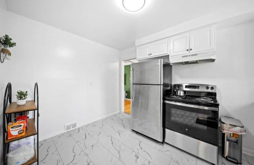 Birmingham Apartment | DT Green Haven 4-Bed Sanctuary in Vibrant Loco