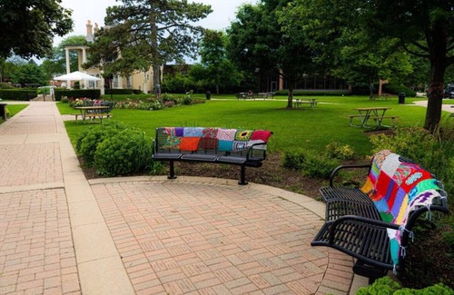 Libertyville Apartment | DT Libertyville Apt near Naval Base w/50" TV!