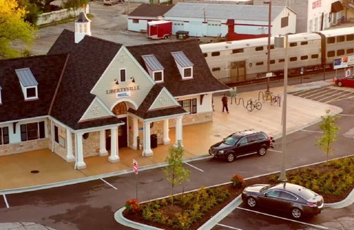 Libertyville Apartment | DT Libertyville Apt near Naval Base w/50" TV!