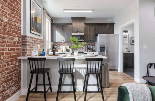 Tulare Apartment | DT Tulare Apt: DT, Taproom, Coffee Shops+