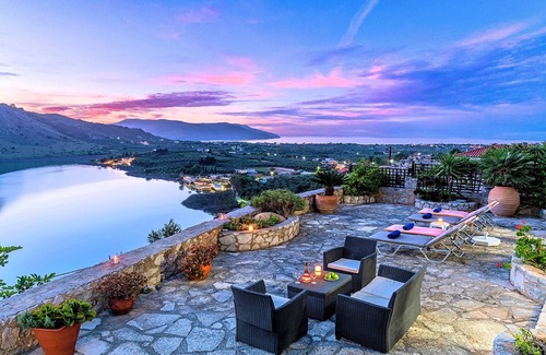 Kavallos Villa | Du Lac Omega Villa Private Pool