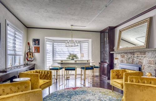 Valparaiso Apartment | Duart Suite in Aberdeen