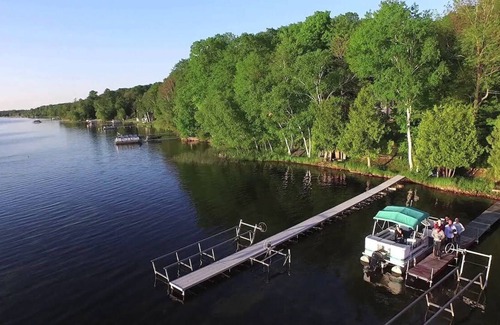 Grawn House | Duck Lake Escape🌊 Lake Access, Minutes to Traverse City, Kayaks
