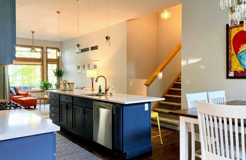Grawn House | Duck Lake Landing 6 Bedrooms/3Baths /Sleeps 12 - Minutes to Traverse City!