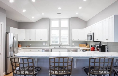 Sea Acres House | Duck Location! Volleyball, Pool, Game Room & More