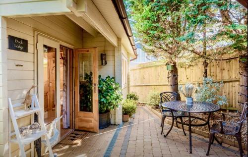 Pyecombe House | Duck Lodge B&B with Hot Tub