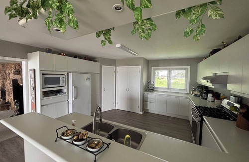 Duclos Point Cottage | Duclos Point Lakefront Private Property w Breathtaking Sunsets