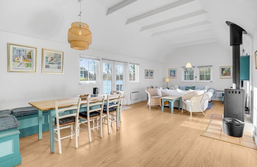 Holloselund House | Due to rooms that are open to the ridge, the house is particularly bright and inviting.