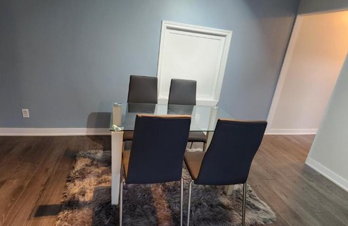York Apartment | Dufferin home
