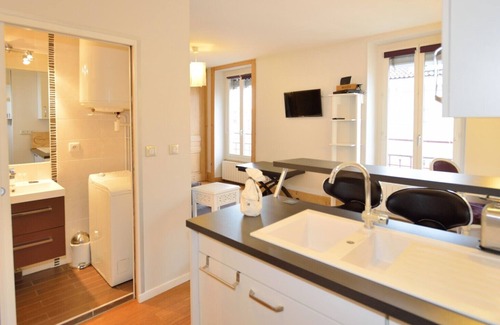 Voltaire - Saint Amour Apartment | Duguesclin - Appart'Ambiance