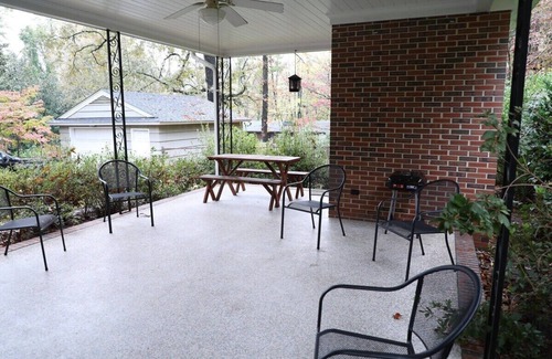Durham House | Duke Forest Gem! 3BR, sleeps 7