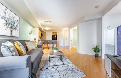 Downtown Mississauga Condo | Duke Of York Boutique Suites