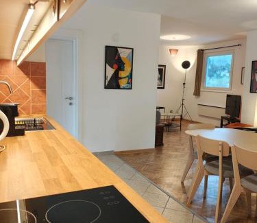 Mladenovac House | Dunavski konaci