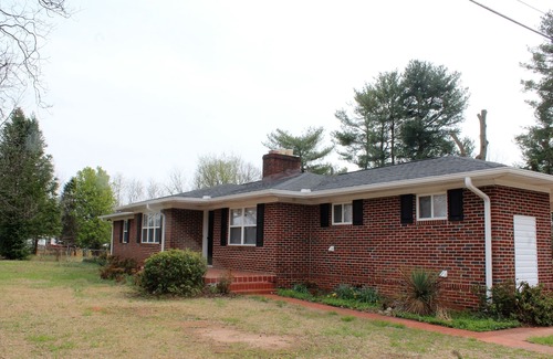 Duncan House | Duncan Home on the Main Near GSP Airport and BMW