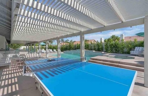 Bermuda Dunes House | Dune Lakes Perfect for Entertaining