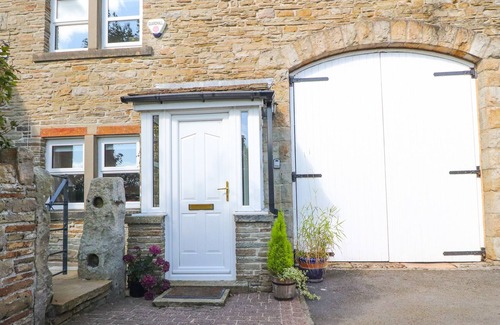 Accrington Cottage | DUNEANE COTTAGE, pet friendly, with open fire in Oswaldtwistle