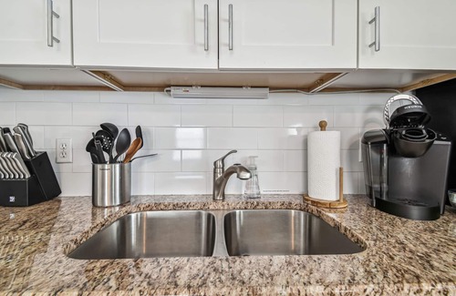 Dunedin Apartment | Dunedin Cottage on Pinellas Trail w/Heated Pool