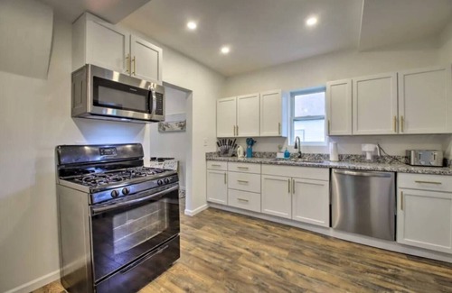Chesterton House | Dunes Home 3 Bedroom I 2 BHR I 2 Living rooms Home | Valpo University | Dunes
