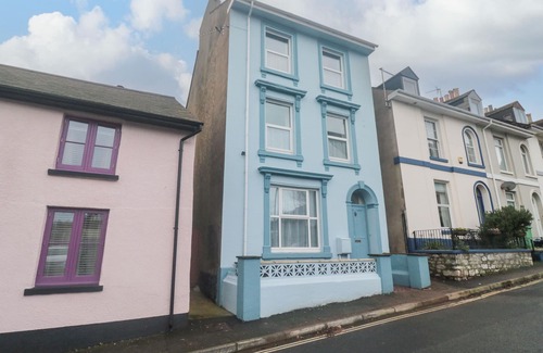 Teignmouth Cottage | DUNHOLME HOUSE, pet friendly, character holiday cottage in Teignmouth