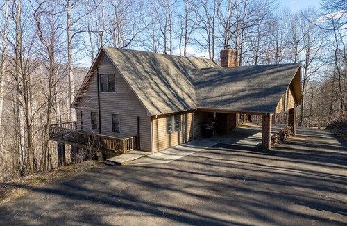 Buck Mountain Cabin | DunRovin-Open for Bookings! LOW RATES-6 BR, Private, Hot Tub, Wi-Fi, AC