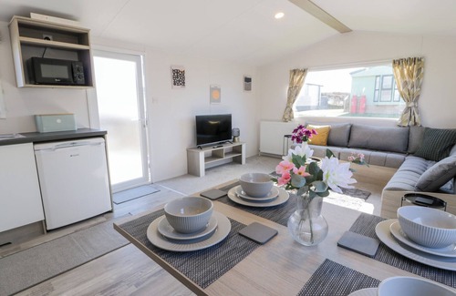 Portpatrick Cottage | DUNSKEY WAY, pet friendly, with a garden in Portpatrick