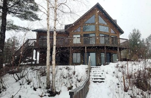 Upper Peninsula Michigan House | Dunwandrin Lakefront Property in Marquette