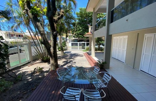Ingleses Sul Apartment | Duplex with barbecue 70 meters from the sea on Ingleses beach