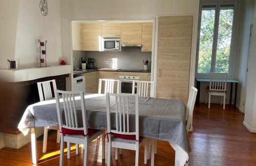 Saint-Feliu-d'Avall Apartment | Duplex 130m2 dans un mas entouré de vergers - piscine