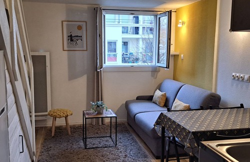 Bussy-Saint-Georges Apartment | DUPLEX 2 stations from Disney parks (8 mins) and 30 mins from the center of Paris