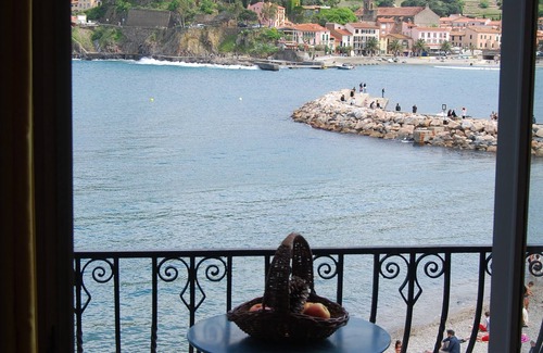 Collioure Apartment | Duplex, 6 people, balconies on the bay of Collioure and terrace, unique view