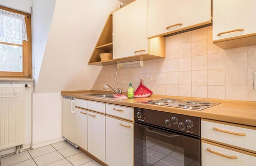 Deggenhausertal Apartment | Duplex Apartment “4-Star Holiday Apartment No. 2” with Wi-Fi, Garden & Terrace
