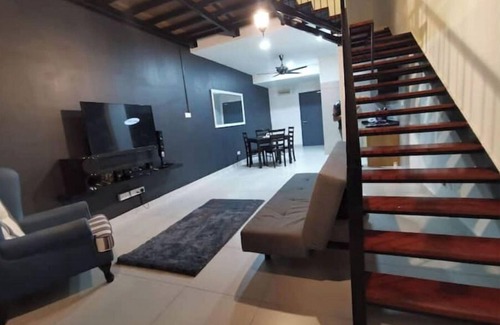 Cyberjaya Apartment | Duplex Apartment Lakeview - Free Netflix & WiFi