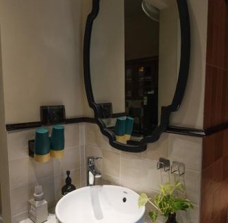 Van Mieu Apartment | Duplex Apt-Van Mieu view- Hanoi Viber-Free Laudry in Center