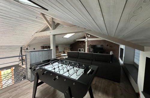 Montaigut-le-Blanc House | Duplex avec poêle à granulés et garage à motos