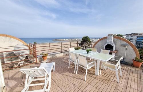 Torredembarra Apartment | DUPLEX en primera linea de playa