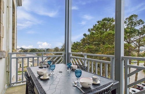 Le Croisic Apartment | Duplex for 4 with balcony and direct beach access
