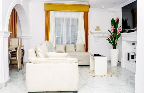Oshodi-Isolo Apartment | Duplex in Lagos